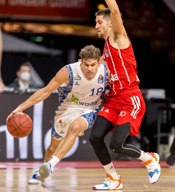 他在刚进入 他在刚进入