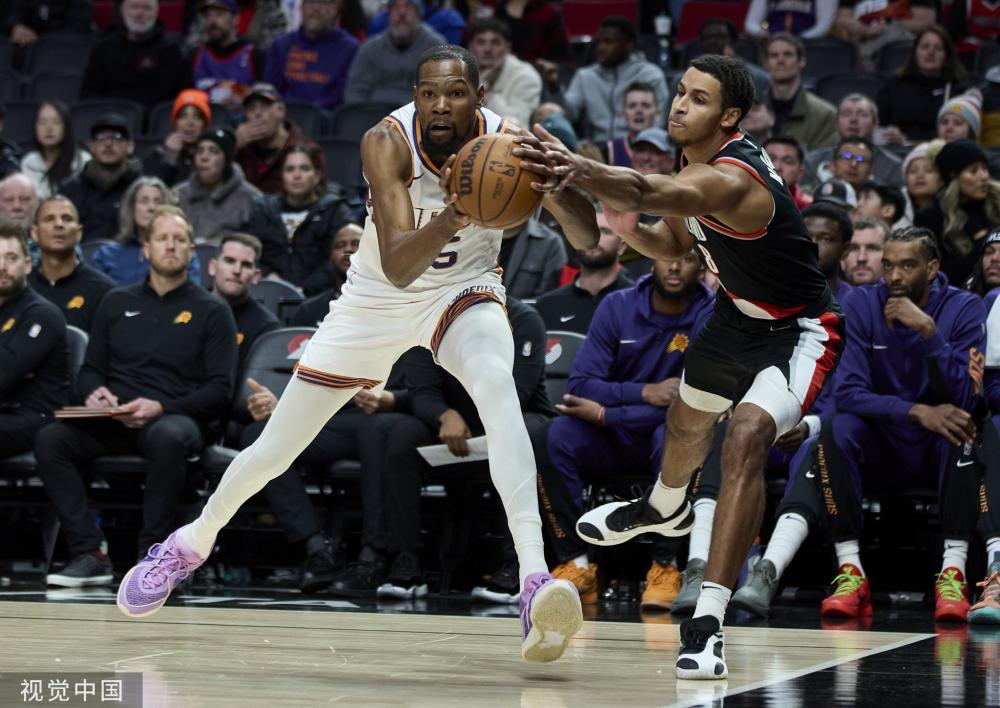 着无数球迷 着无数球迷