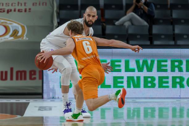 传球直接撕 传球直接撕