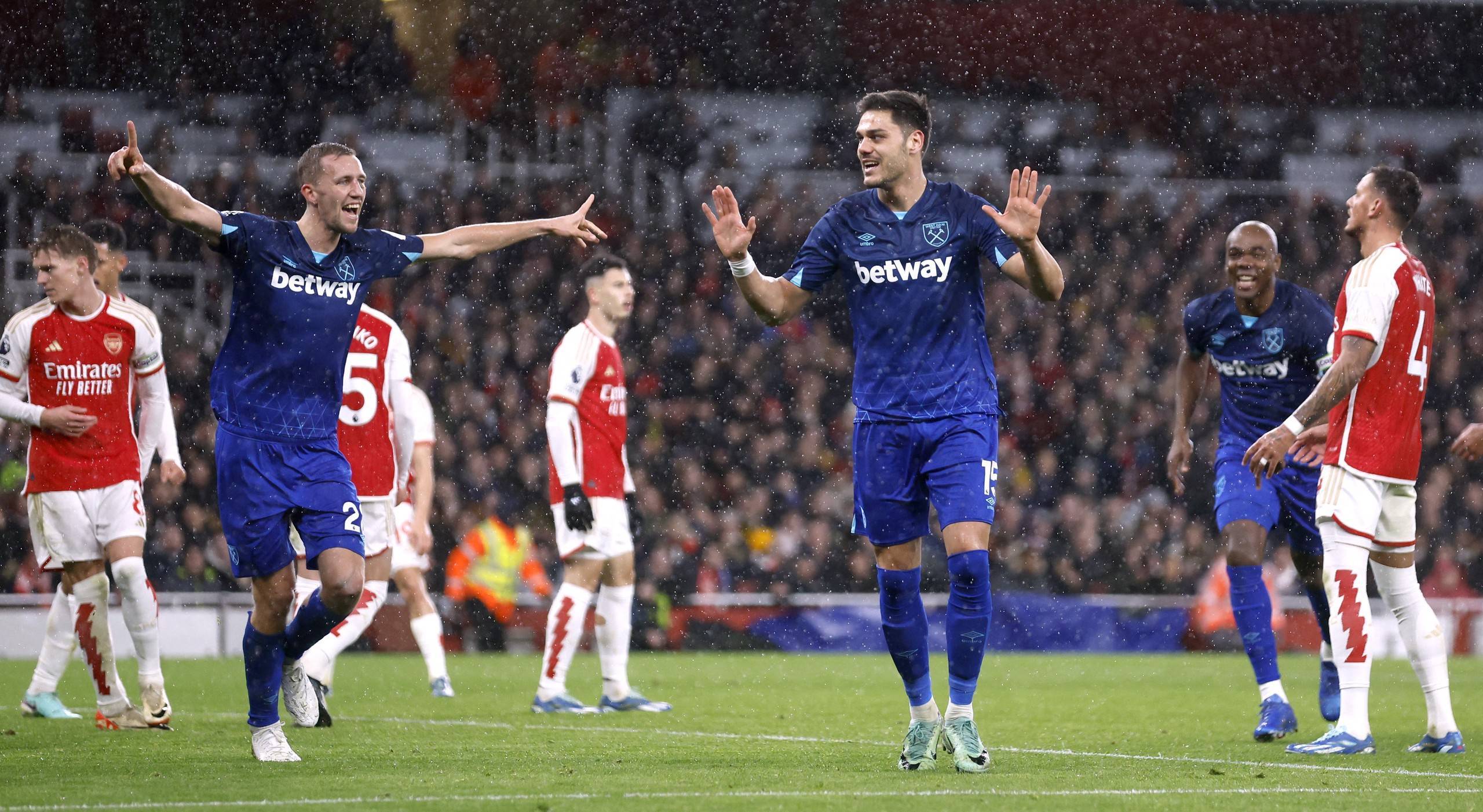 自队友的挑 自队友的挑