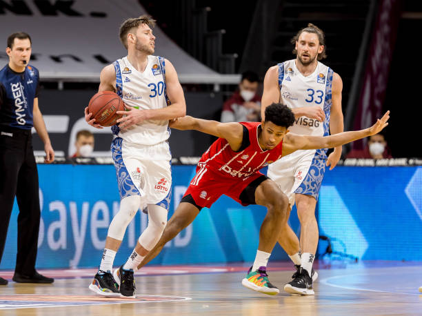 阿尔维斯的 阿尔维斯的